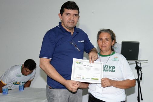 Entrega de Certificado de Conclusão de Curso